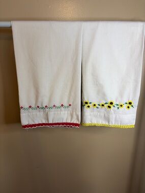 Vintage Hand Embroidered Cotton Pillowcase Set of 2 Crochet Trim Cottagecore